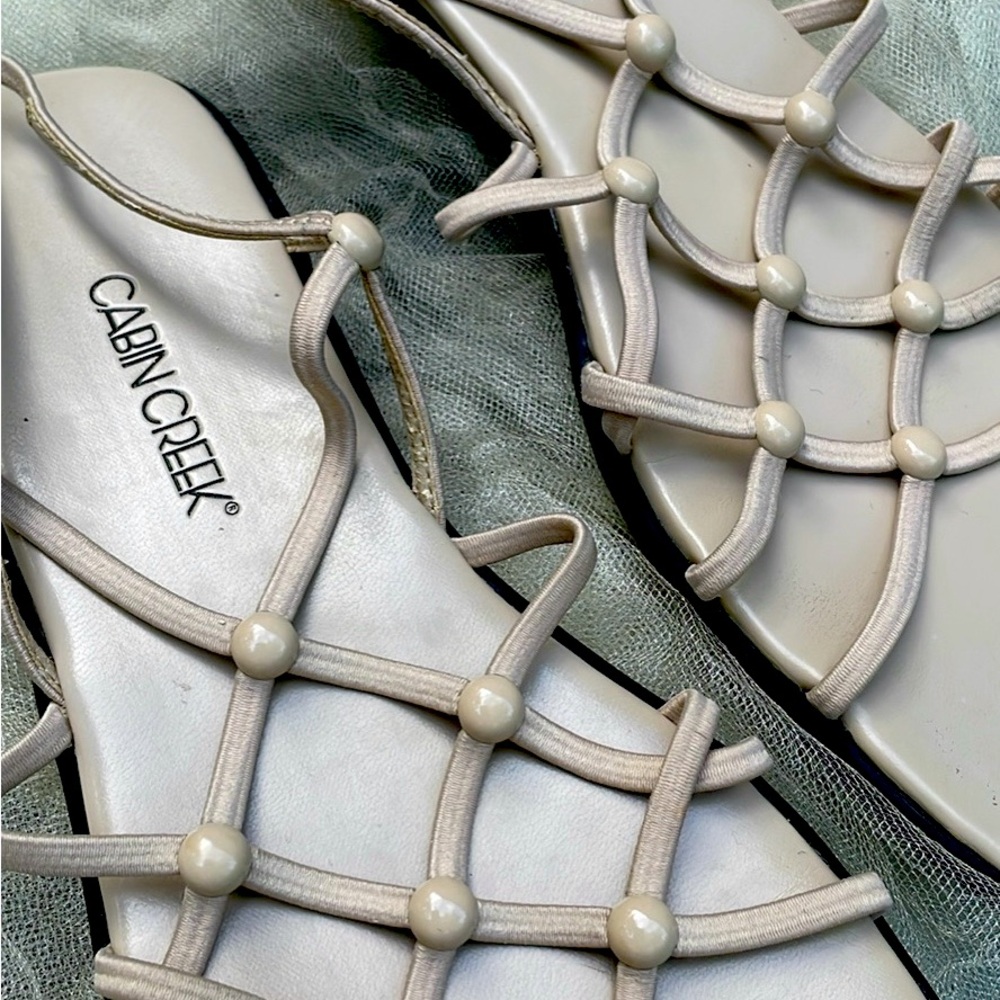 🌹COMFY Cabin Creek Sandals with bead embellishments